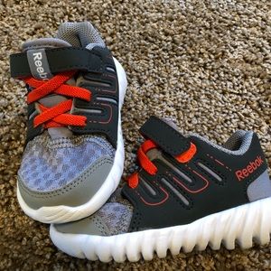 NWOB Toddler Reebok Tennis Shoes Size 5 Boys